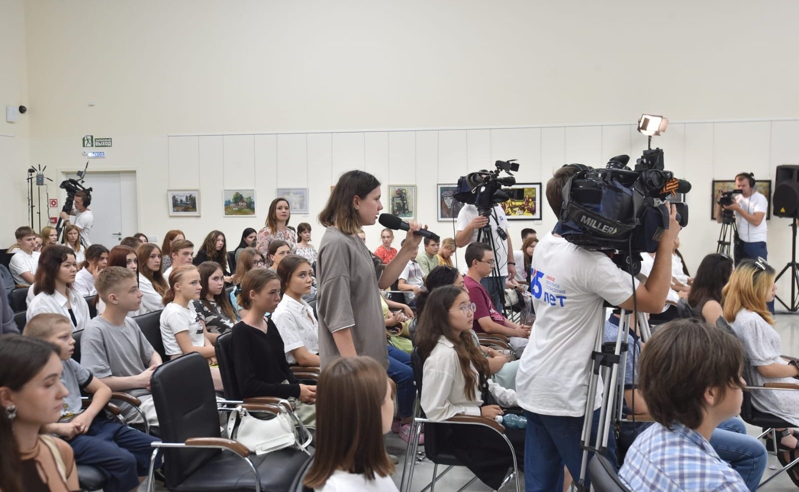 Дмитрий Перминов принял участие в традиционной встрече защитников Отечества с детьми и подростками в парке «Россия — моя история»