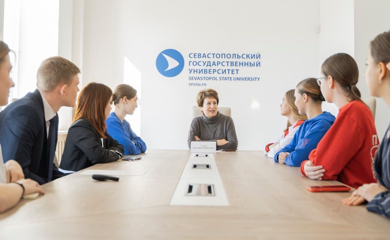 Екатерина Алтабаева в ходе встречи с участниками «Движения Первых» обсудила региональные проекты в сфере патриотического воспитания