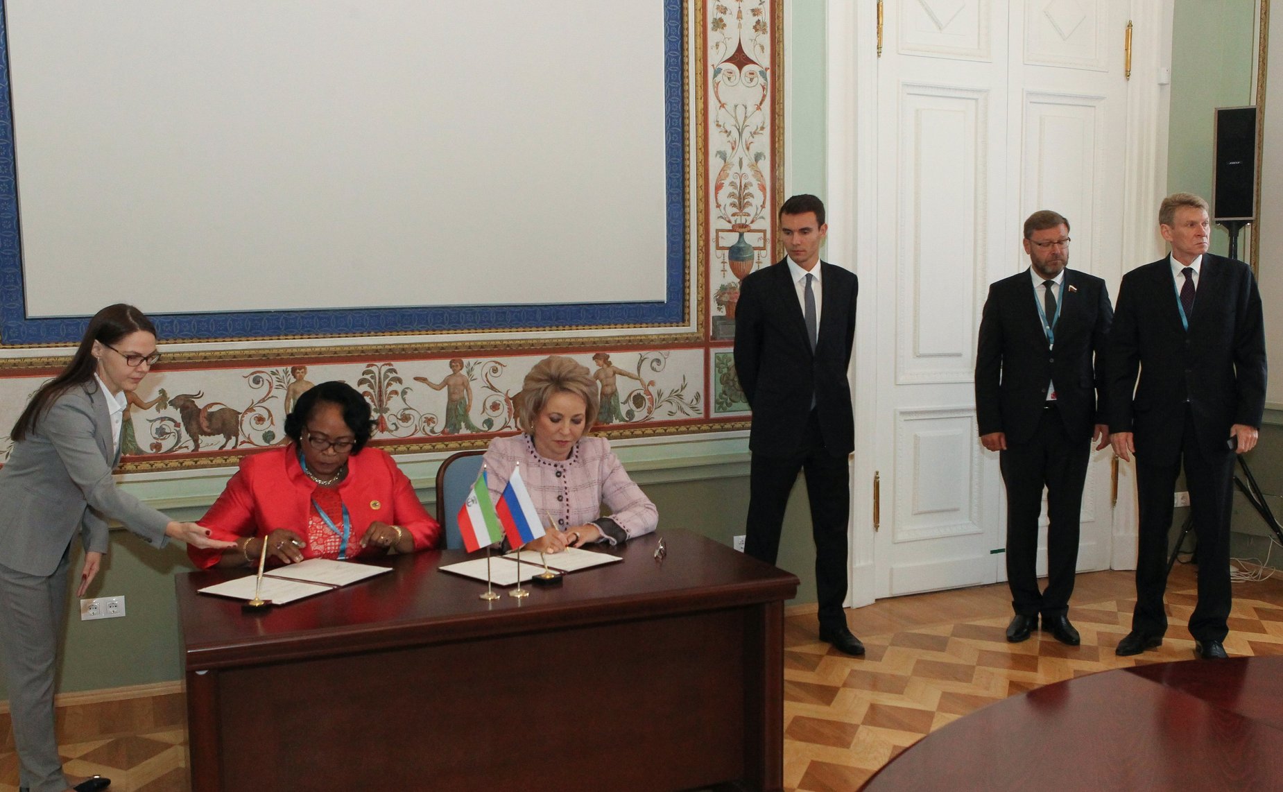 Валентина Матвиенко провела встречу с Председателем Сената Парламента Республики Экваториальная Гвинея Марией Тересой Эфуа Асангоно