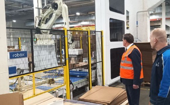 Сергей Рябухин посетил целлюлозно-бумажное предприятие, которое открыли в Ульяновске в 2021 году