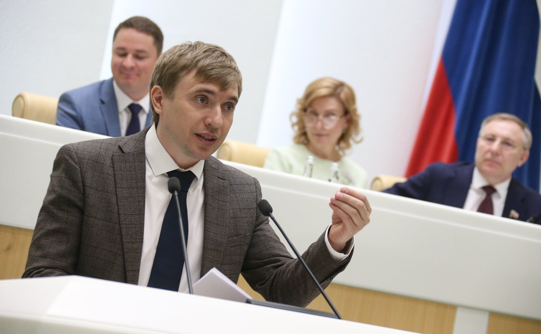 Пленарное заседание Форума молодых парламентариев: «Молодежь XXI века: сберегая наследие, развивая сотрудничество, приближая будущее»