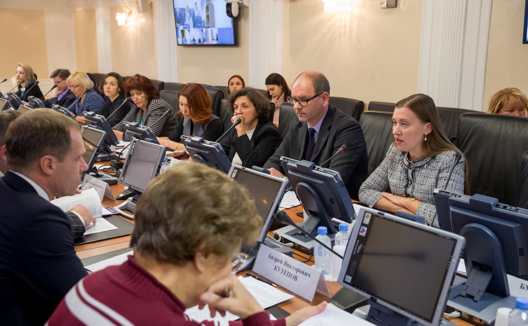 Совещание, посвященное вопросам правового регулирования роли учреждений образования в обучении и воспитании детей