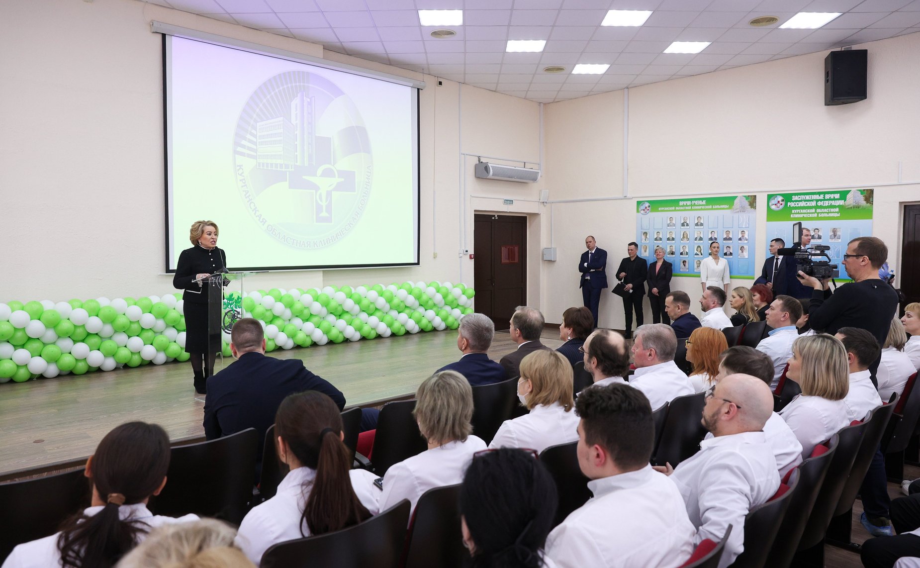 В рамках поездки Председатель СФ Валентина Матвиенко посетила Курганскую областную клиническую больницу (КОКБ) и строящееся здание поликлиники