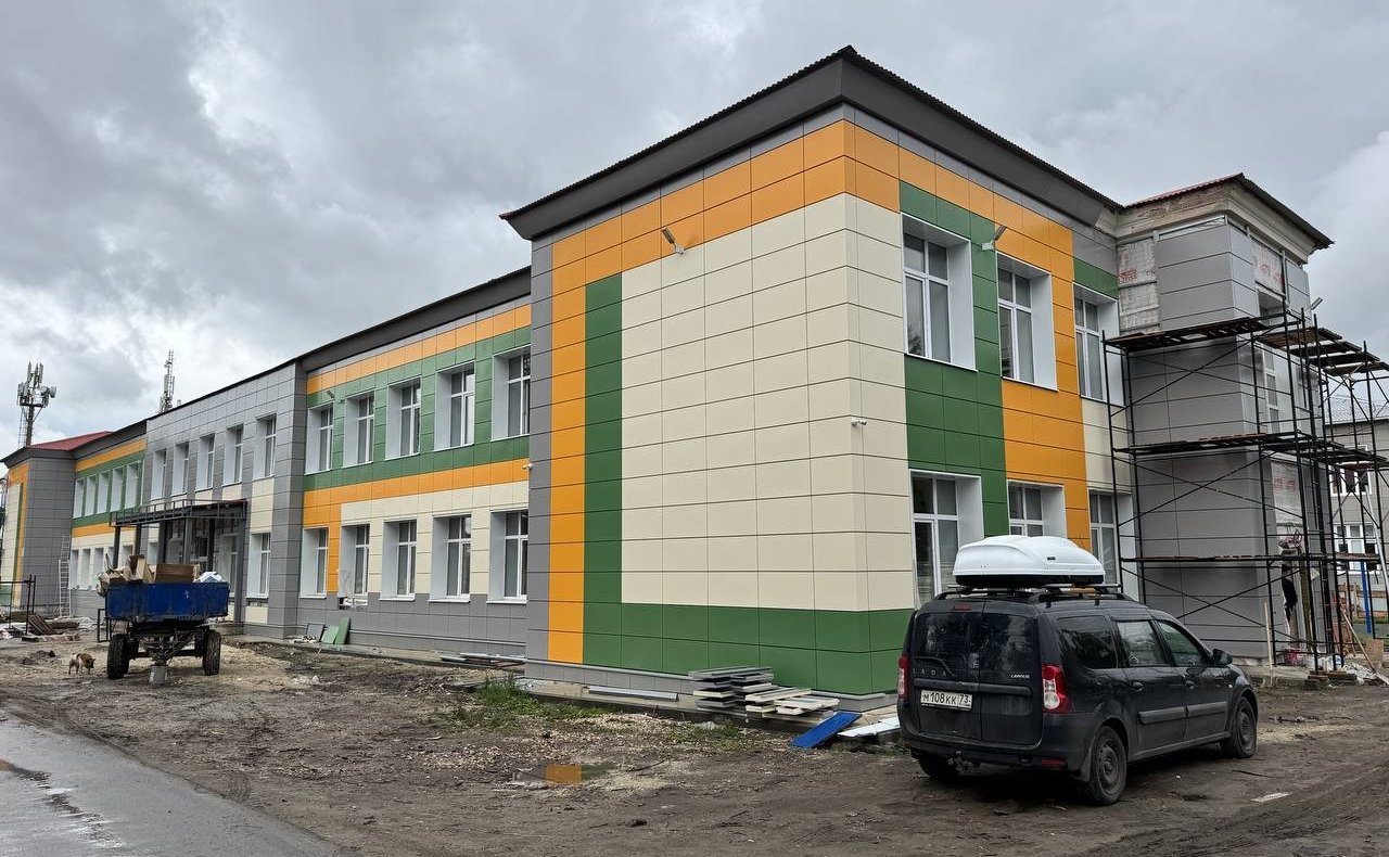 Айрат Гибатдинов проверил ход ремонта социальных объектов Ульяновского района