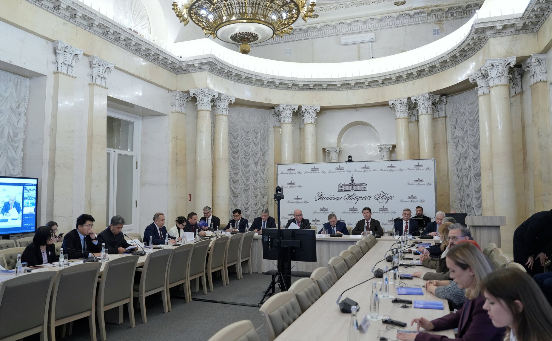 Председатель Комитета Совета Федерации по международным делам Григорий Карасин принял участие в международном круглом столе «К 80-летию Победы в Великой Отечественной войне»