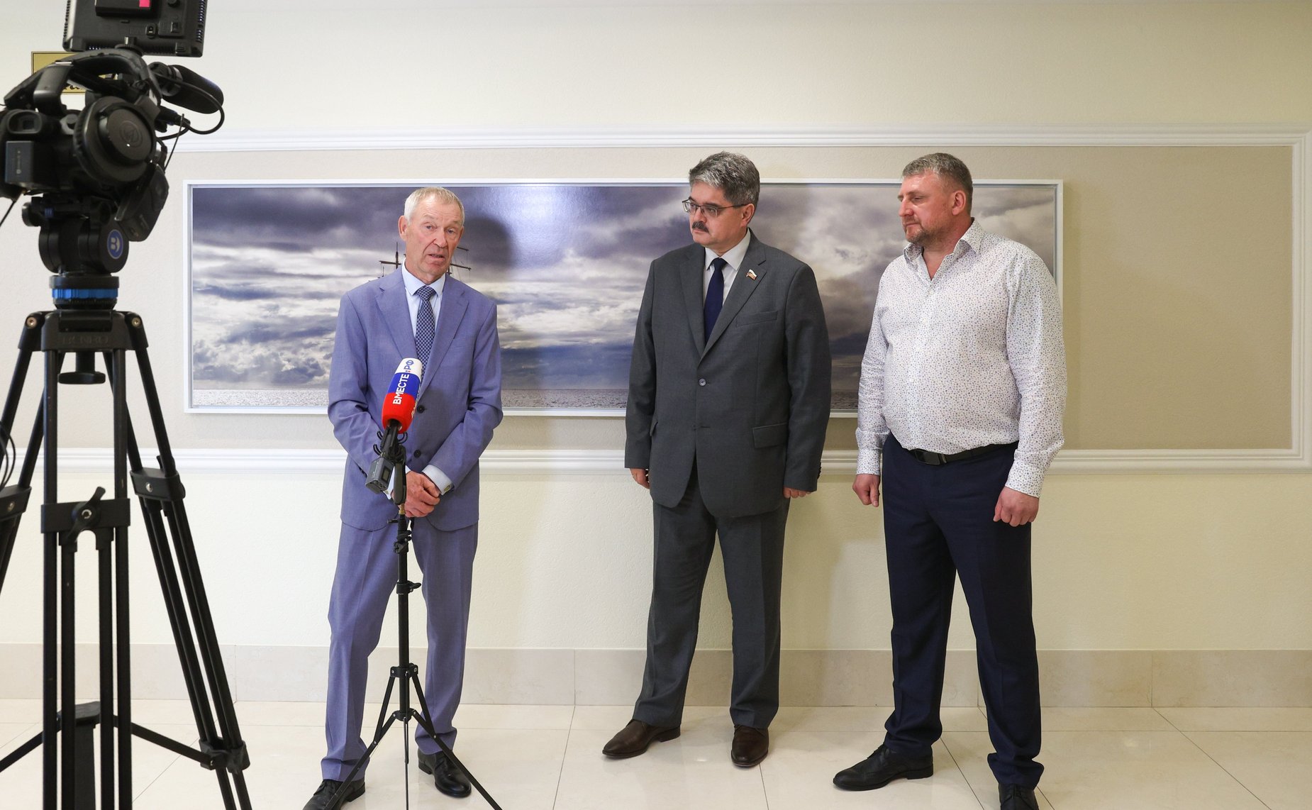 Открытие в Совете Федерации выставки творческих работ президента Международного союза художников-анималистов Сергея Ильинского-Акулова