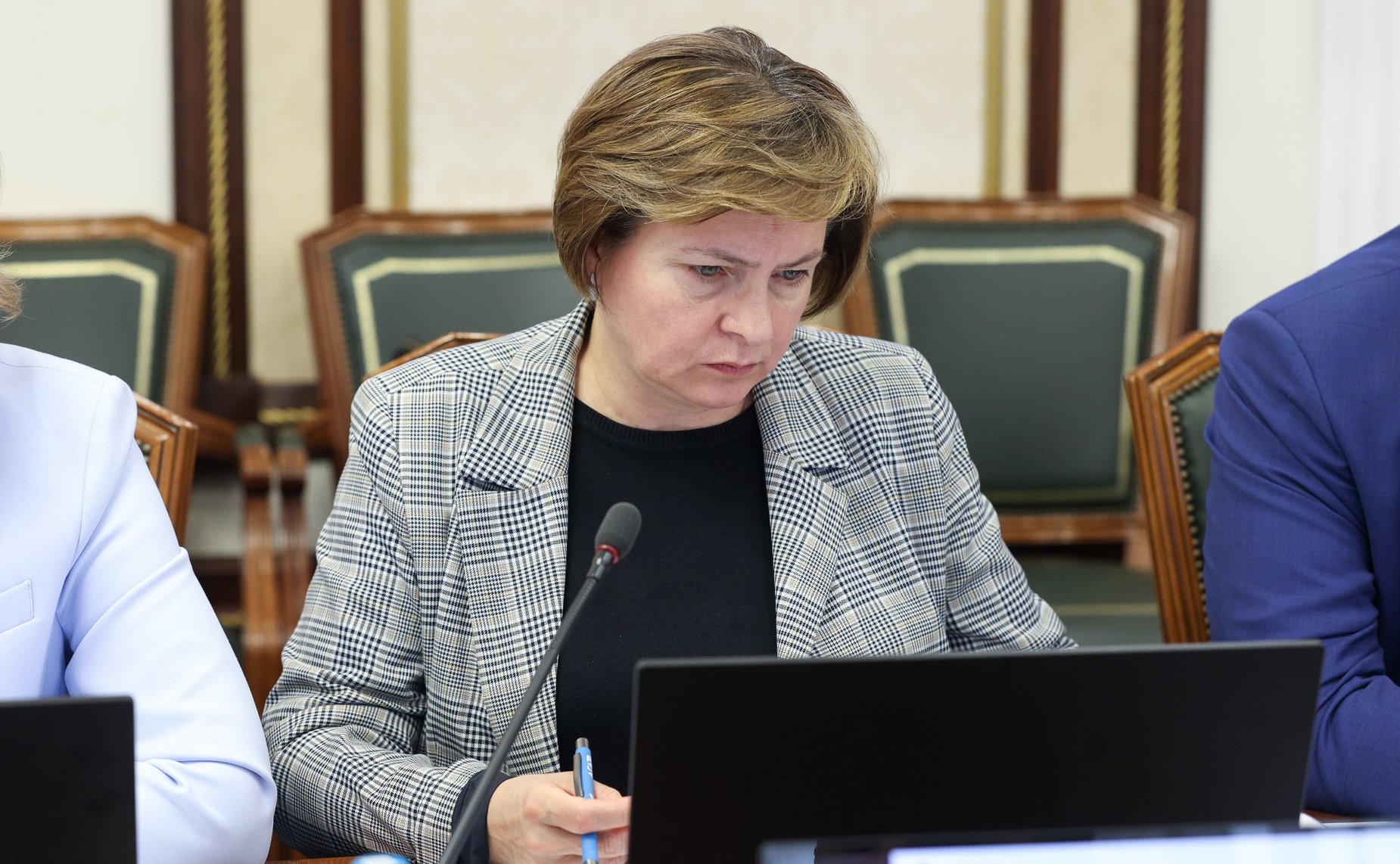 Заседание секции по военно-промышленной политике и бюджету Экспертного совета при Комитете Совета Федерации по обороне и безопасности