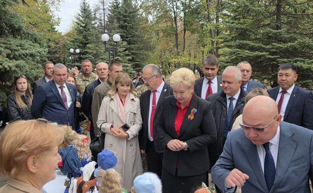 Ольга Бас в ходе поездки в регион приняла участие в торжественном мероприятии, посвященном 130-летию со дня основания города Антрацита