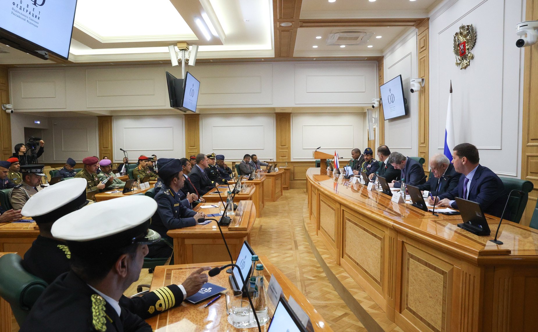 Мохмад Ахмадов провел встречу с делегацией Султаната Оман