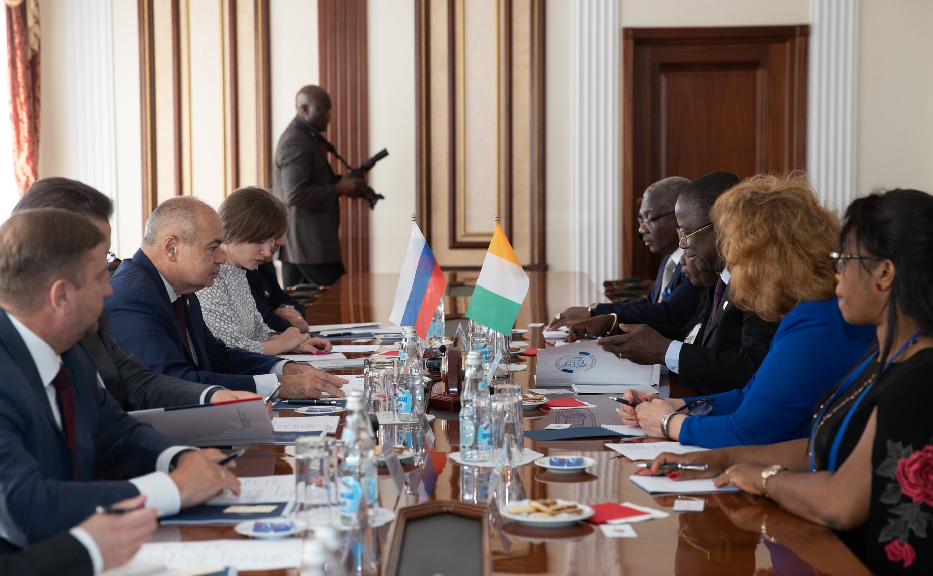 Встреча И. Умаханова с главой Сената Кот-д’Ивуара