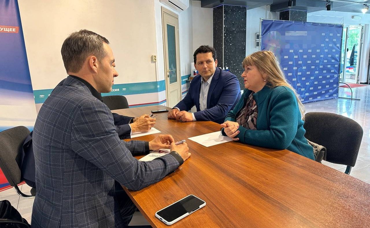 Андрей Хапочкин встретился с руководителем регионального отделения Союза садоводов России по Сахалинской области и уполномоченным по защите прав предпринимателей в Сахалинской области