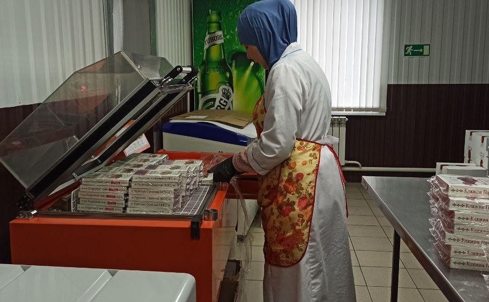 Татьяна Гигель в ходе рабочей поездки в регион посетила ряд предприятий, в том числе и кондитерскую фабрику