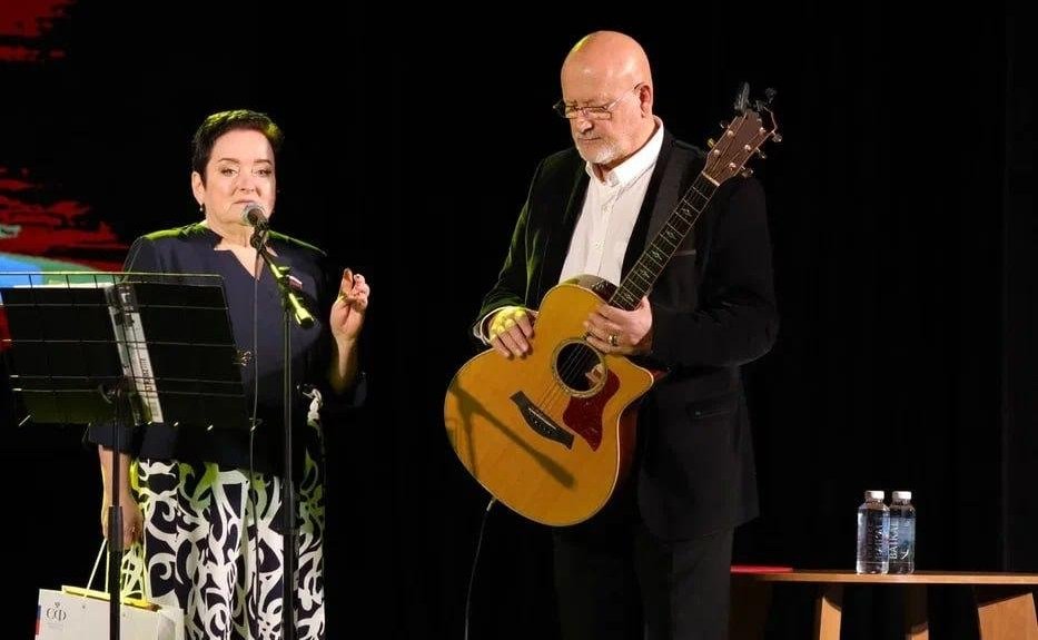 Лариса Мельник поздравила с 70-летним юбилеем Андрея Соболева — первого представителя Севастополя в верхней палате парламента России