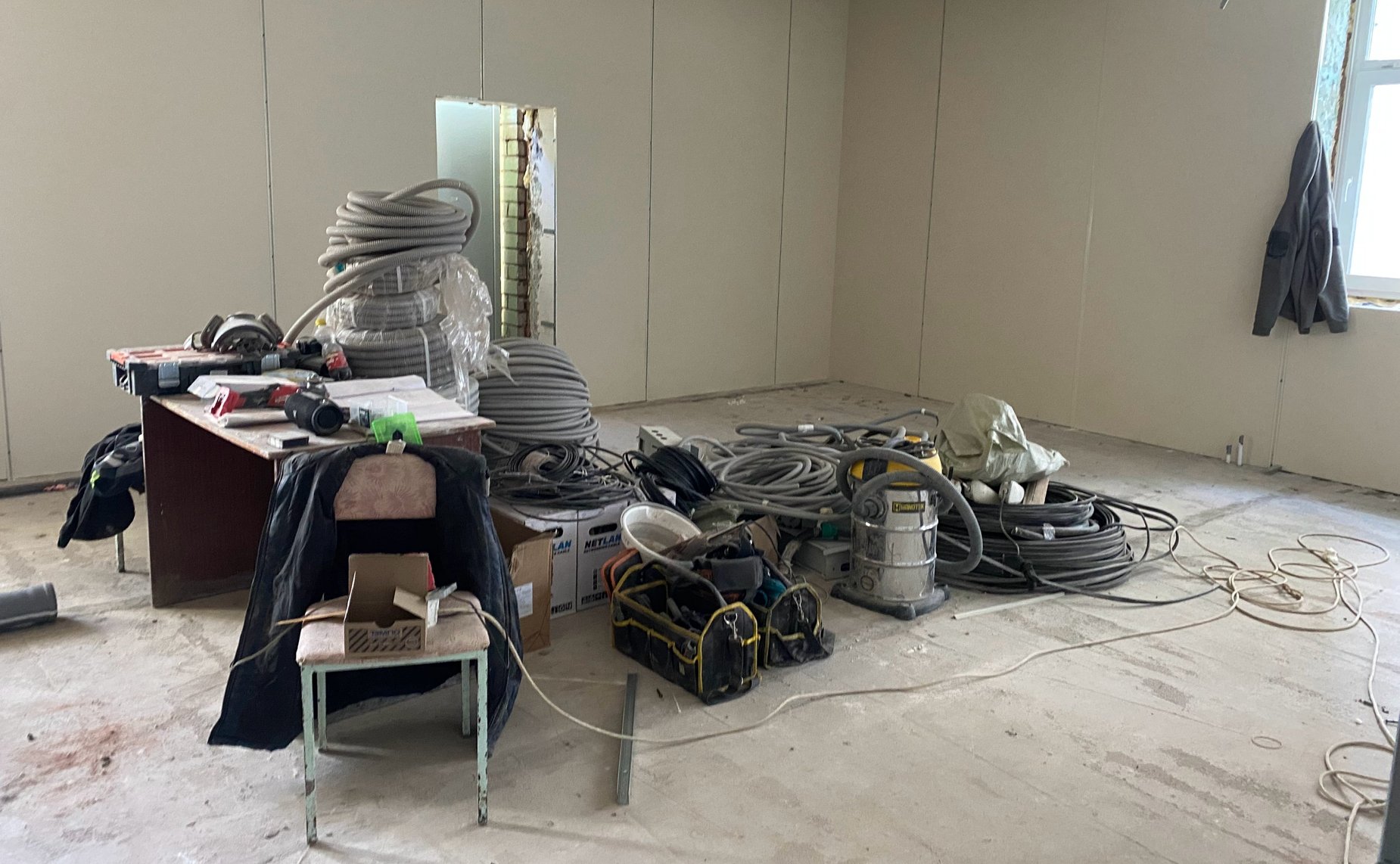 Иван Новиков в рамках поездки в Архангельскую область посетил Госпиталь для ветеранов войн