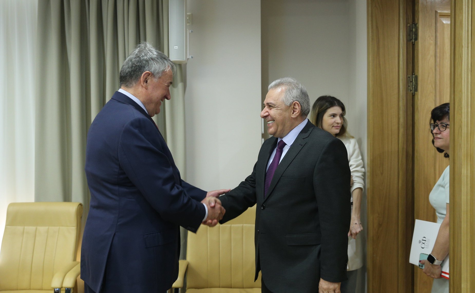 Юрий Воробьев провел встречу с Чрезвычайным и Полномочным Послом Республики Армения в РФ Вагаршаком Арутюняном