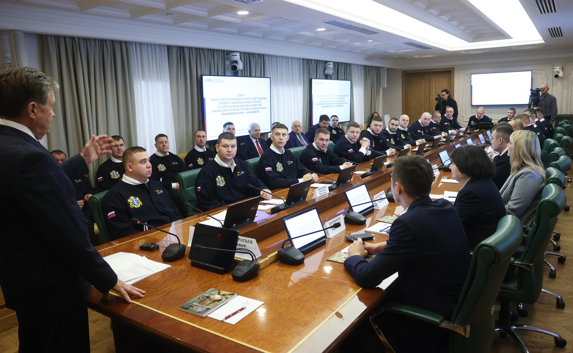 Встреча сенаторов Сергея Рябухина и Алексея Кондратьева с участниками программы «Герои Симбирской земли»