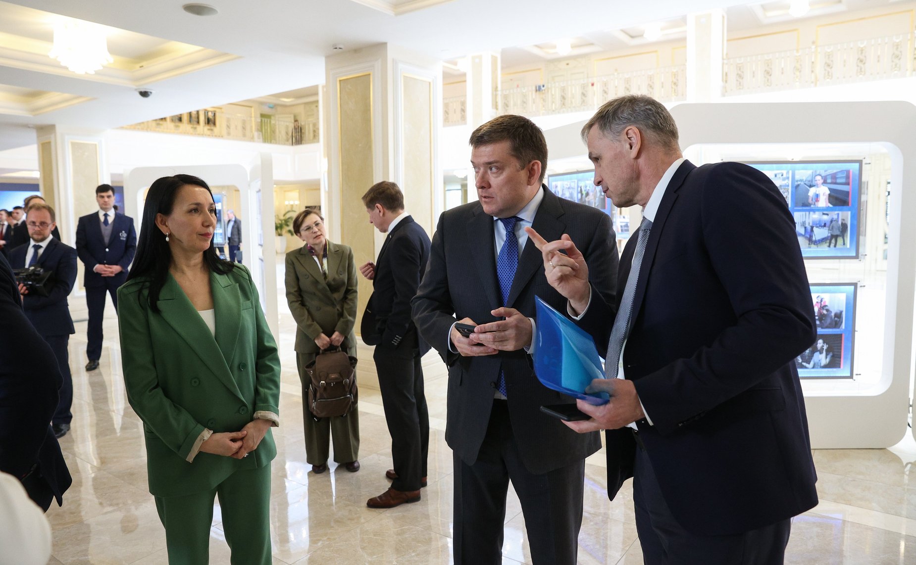 Валентина Матвиенко поздравила с юбилейными датами парламентские СМИ. В этом году «Парламентская газета» отмечает 25-летие, а телеканал Совета Федерации «Вместе-РФ» — десять лет