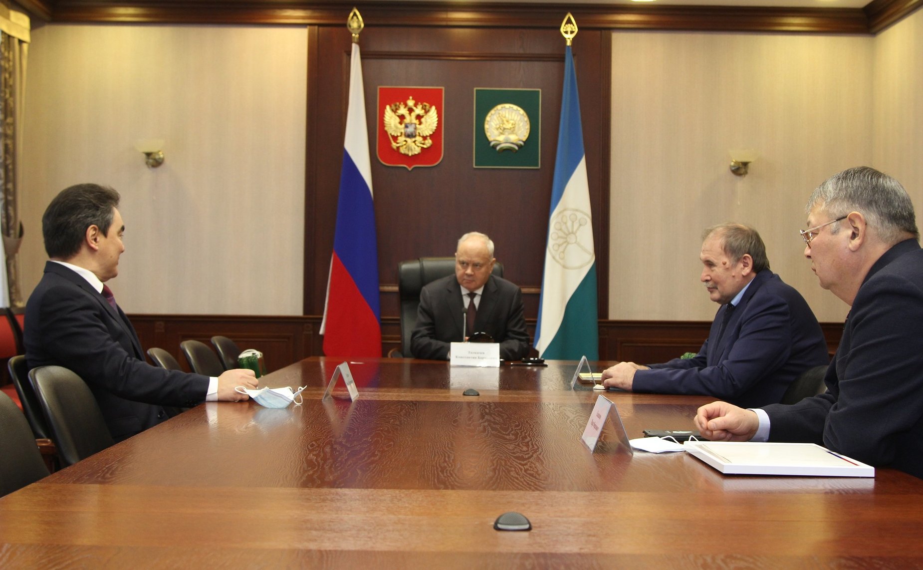 Ирек Ялалов и глава парламента Республики вручили награды Совета Федерации руководству геопарка и администрации Салаватского района