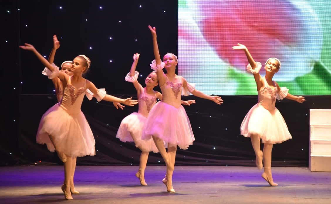 Екатерина Алтабаева вручила благодарности Председателя СФ севастопольскому коллективу ДКР