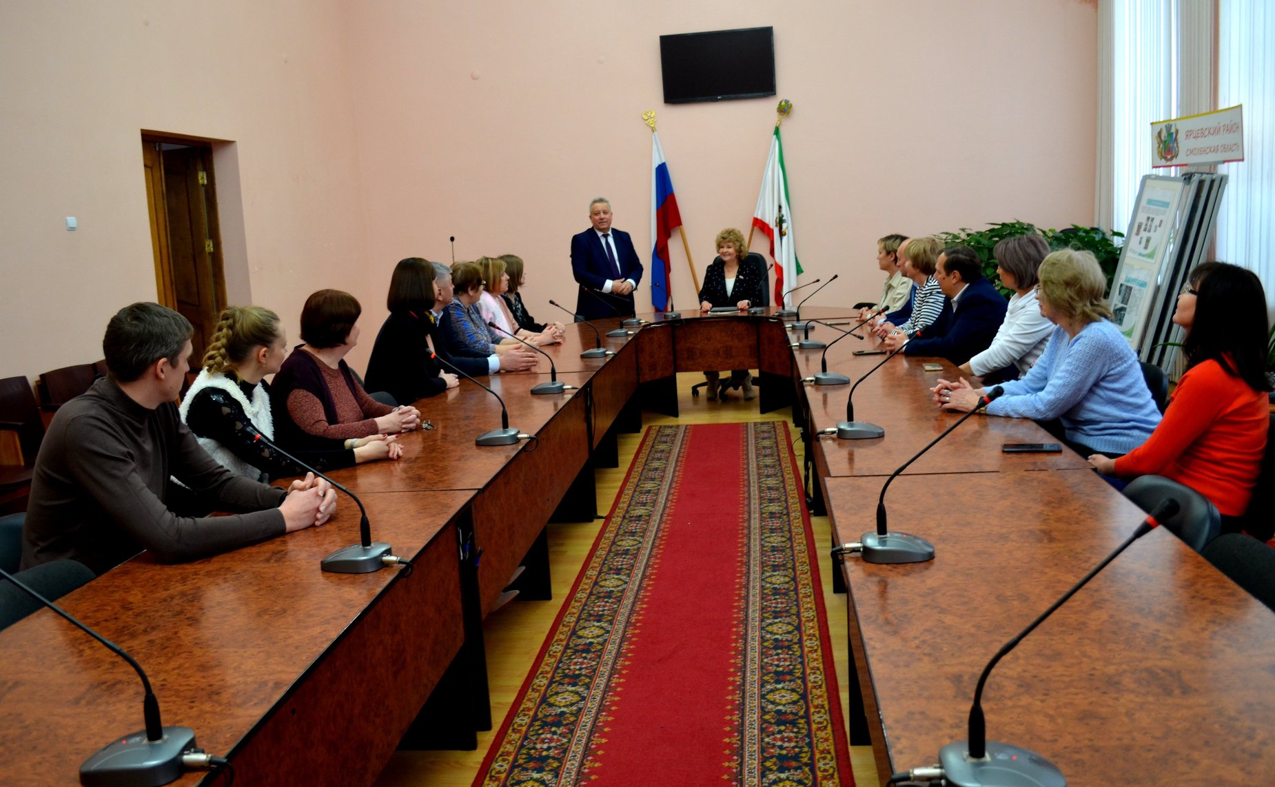 Нина Куликовских в рамках работы в регионе посетила муниципальное образование «Ярцевский район»