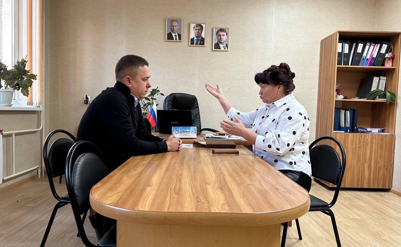 Айрат Гибатдинов провёл проверку организации охраны школ и обсудил с представителями силовых ведомств и образовательных учреждений меры по повышению безопасности школьников