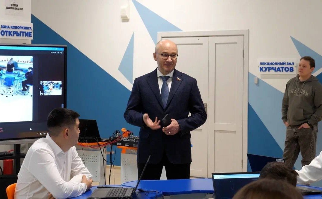 Олег Цепкин принял участие в сеансе одновременной онлайн-игры по шахматам