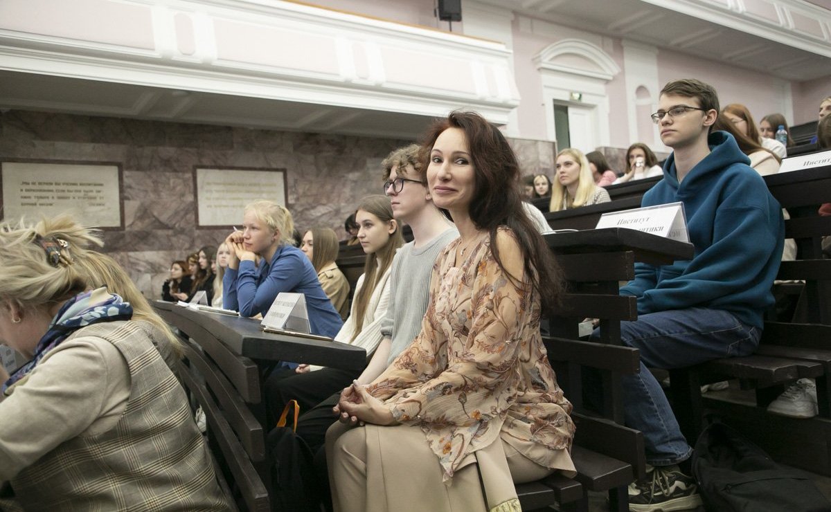 Наталия Косихина встретилась с обучающимися в Москве студентами из Ярославской области