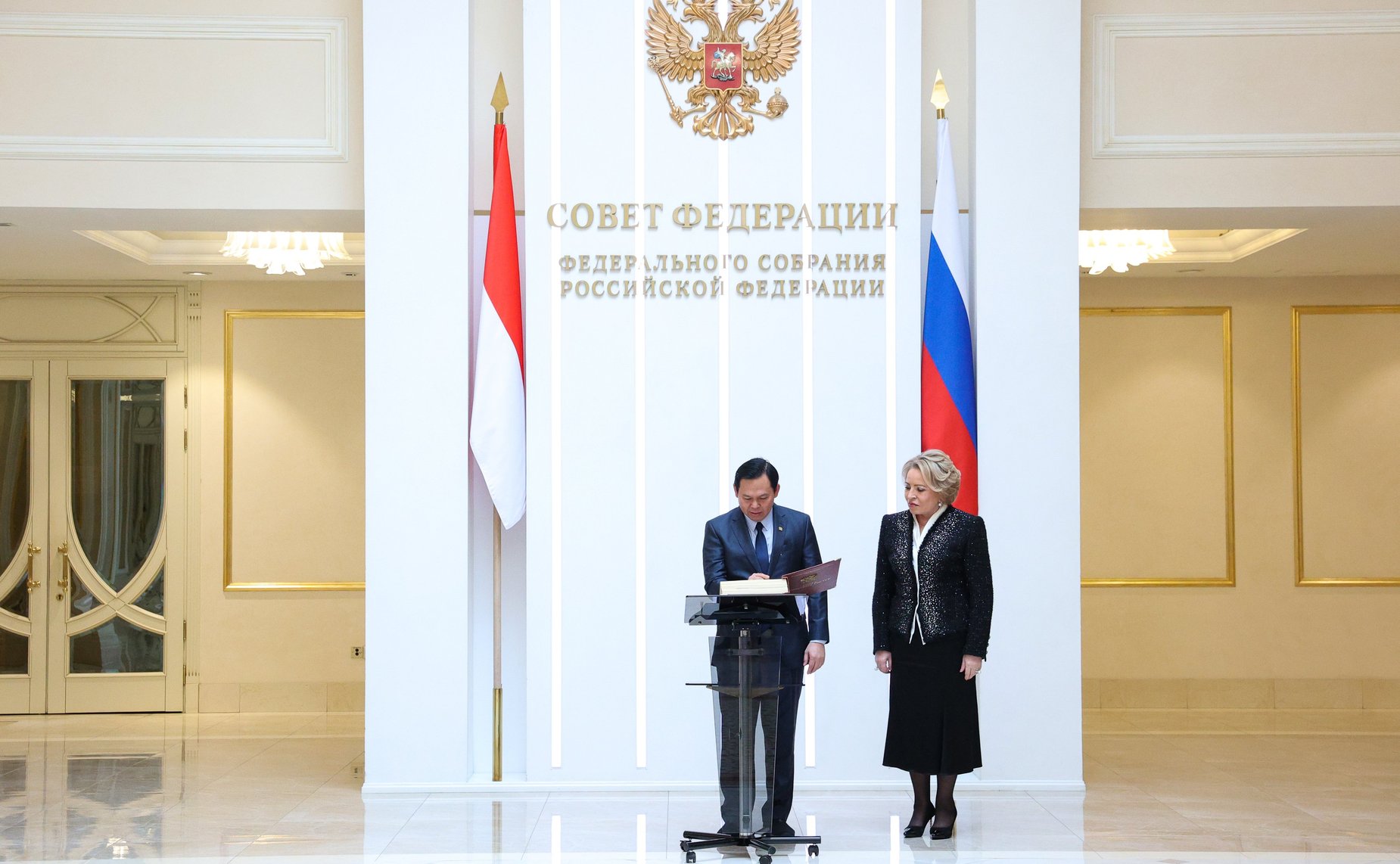 Валентина Матвиенко провела встречу с Председателем Совета представителей регионов Республики Индонезии Султаном Бактиаром Наджамундином