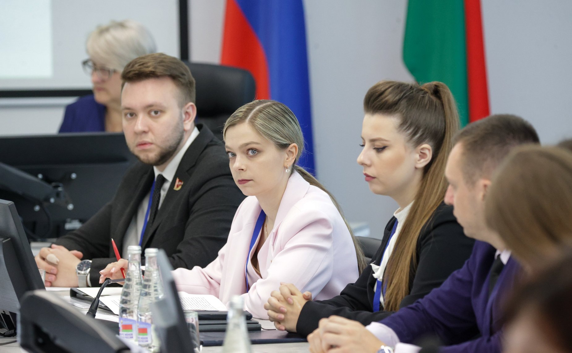 Совместное заседание руководящих органов Молодежного совета (парламента) при Национальном собрании Республики Беларусь и Палаты молодых законодателей при Совете Федерации (Фото Пресс-служба Совета Республики Беларусь)