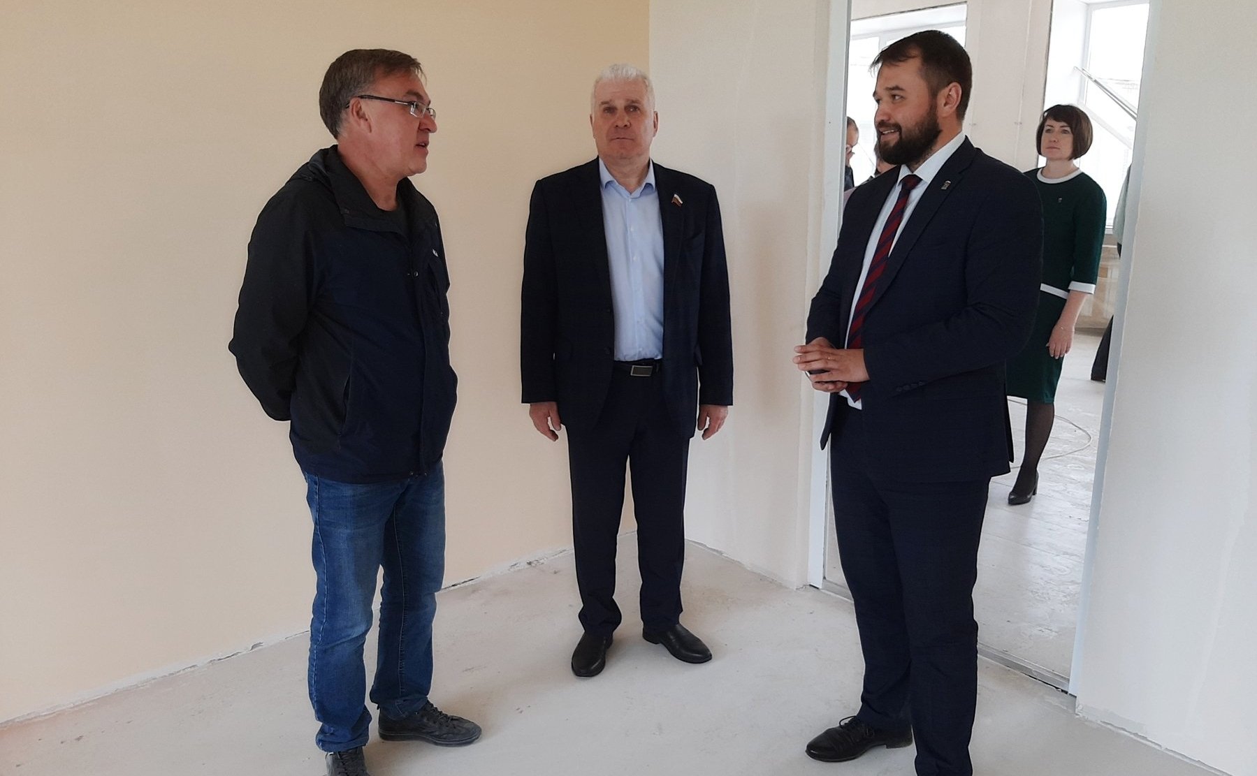 Сергей Мартынов осмотрел здание Куженерской основной школы