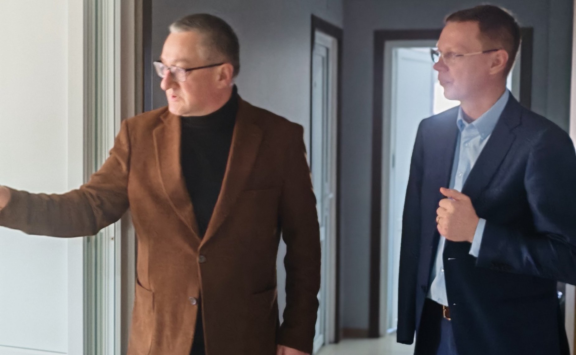 Виталий Назаренко в рамках региональной недели посетил в поселке Верхний Фиагдон в Алагирском районе несколько социально значимых объектов