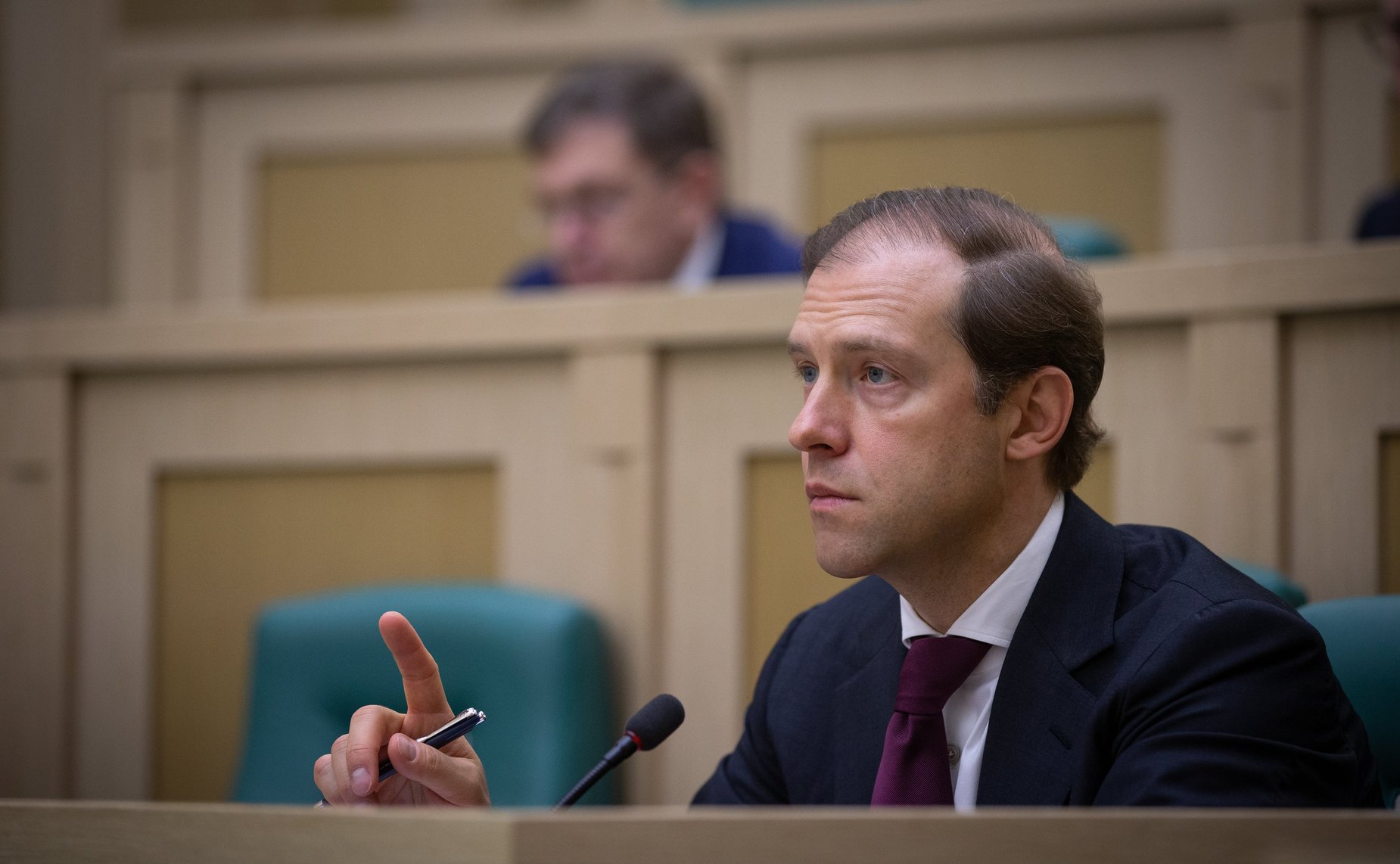 Денис Мантуров