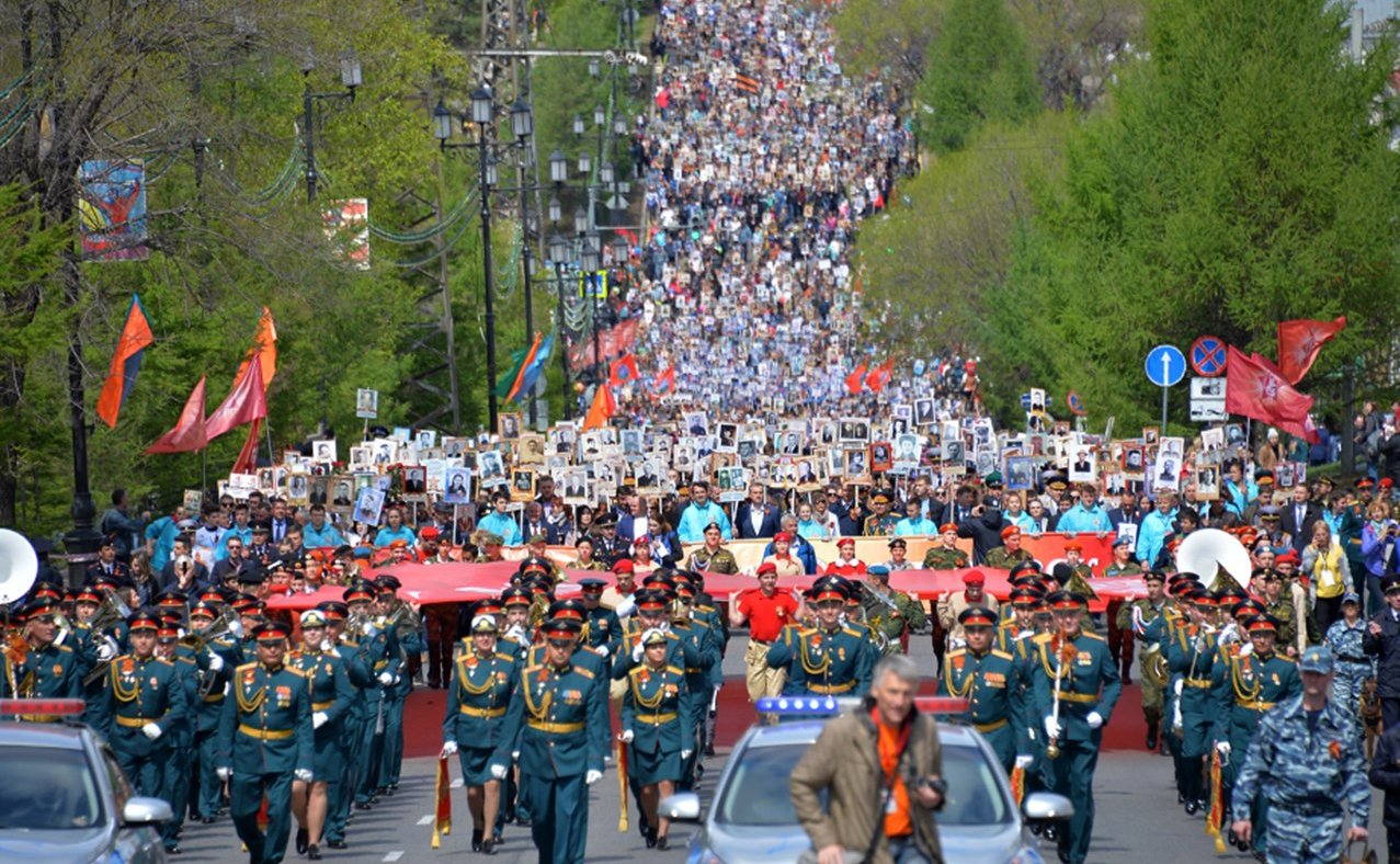Шествие Бессмертного полка в Хабаровске