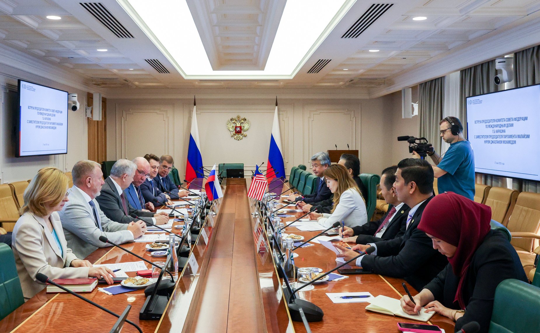 Григорий Карасин провел встречу с заместителем Председателя Сената Парламента Малайзии Нуром Джазланом Мохамедом