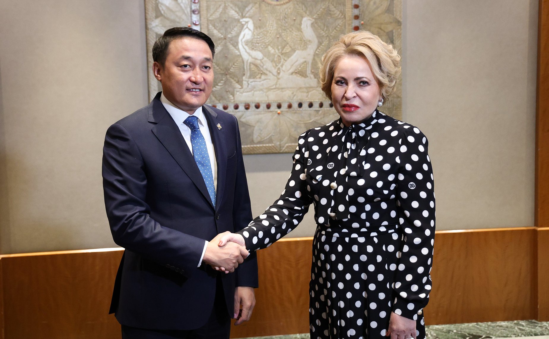 Встреча Председателя Совета Федерации Валентины Матвиенко с Председателем Великого государственного хурала Монголии Дашзэгвийном Амарбаясгаланом