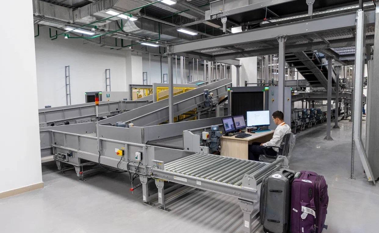 Андрей Хапочкин посетил новый аэровокзальный комплекс в Южно-Сахалинске