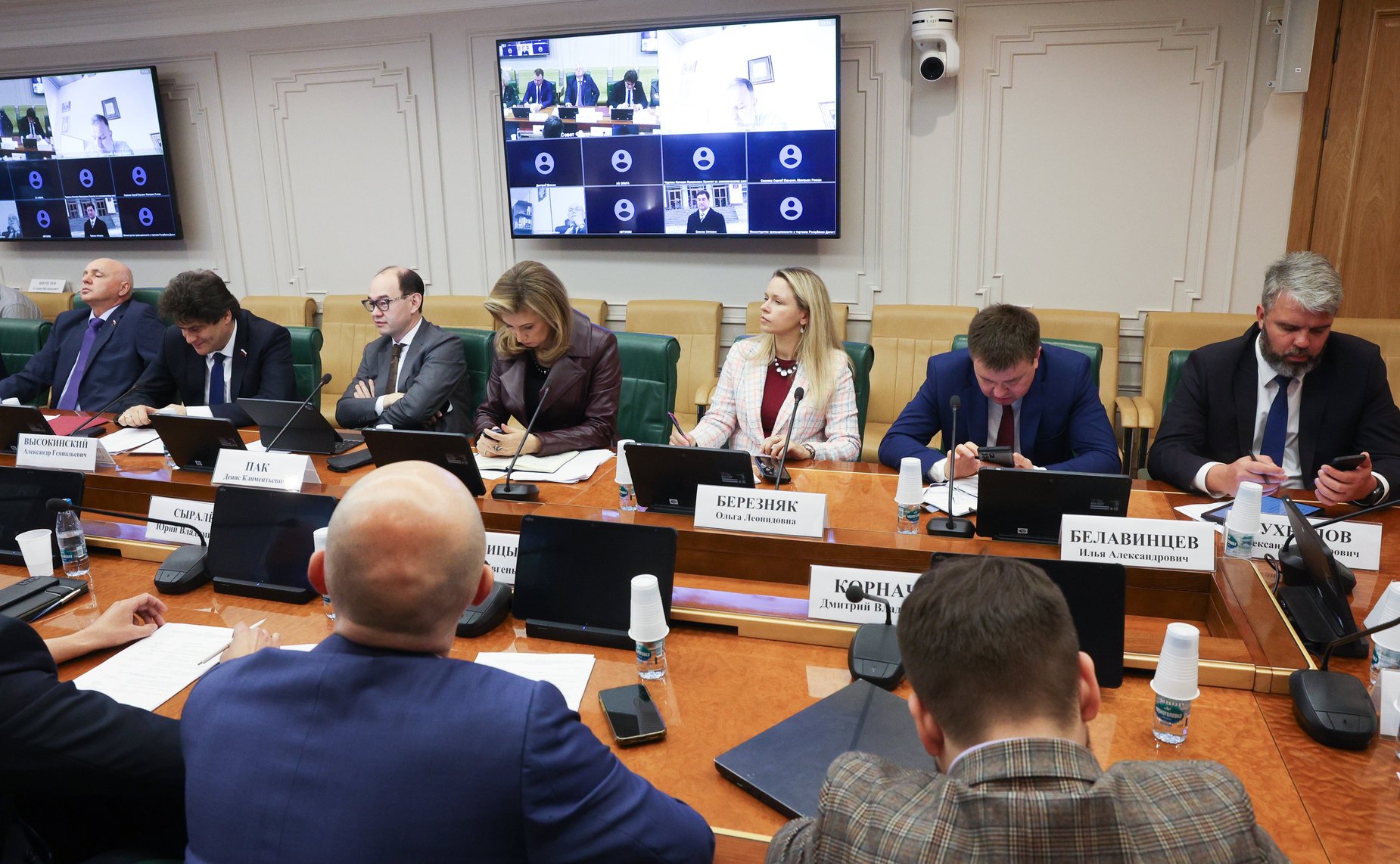 Круглый стол на тему «Пути решения ключевых стратегических задач по производству высоколокализованной конкурентоспособной продукции автомобильной отрасли»