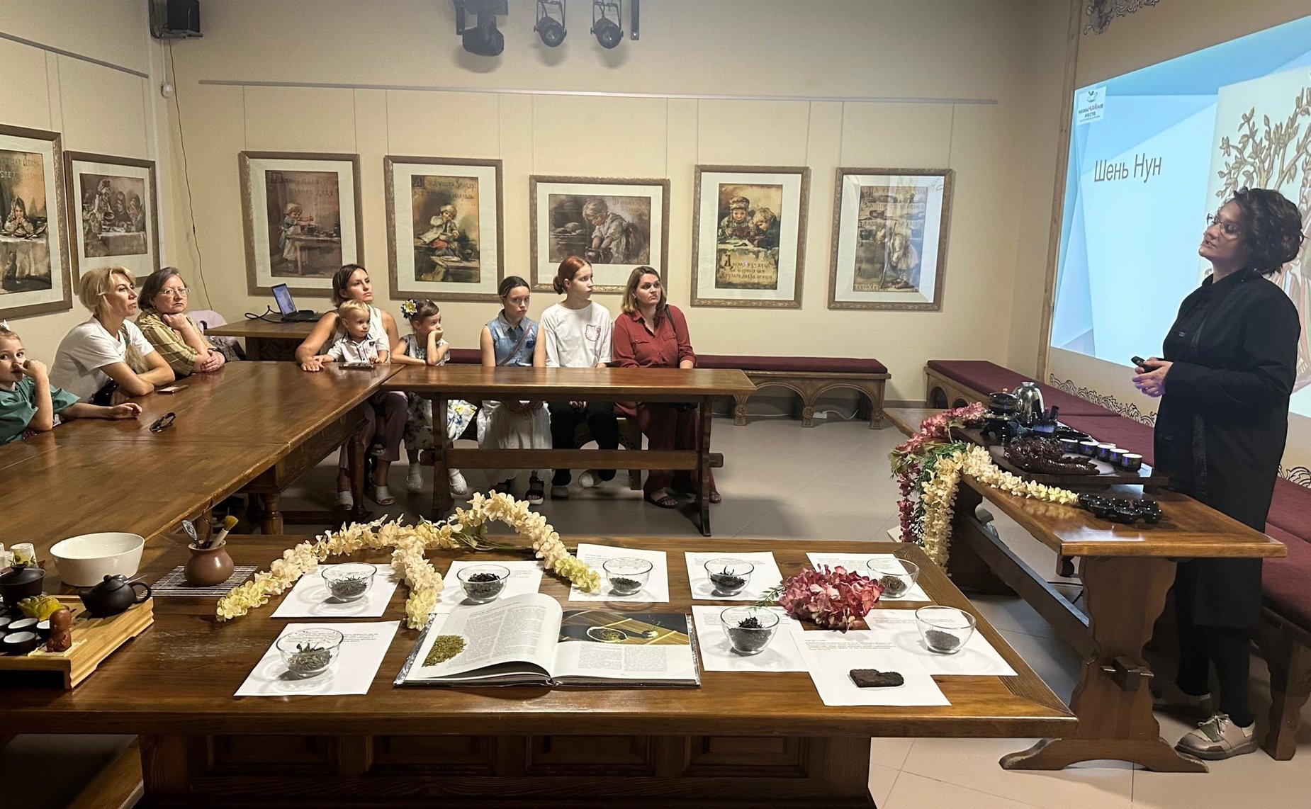 Игорь Мурог и Андрей Денисов торжественно открыли выставку «Китайская культура и искусство» в Музейном центре Рязанского историко-архитектурного музея-заповедника и в Музее каллиграфии культурно-просветительского агрокластера «Наше Орехово»