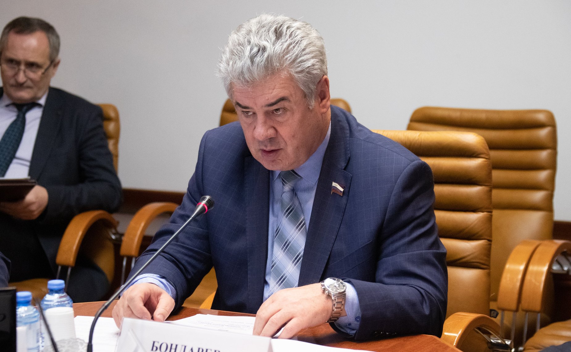 Виктор Бондарев