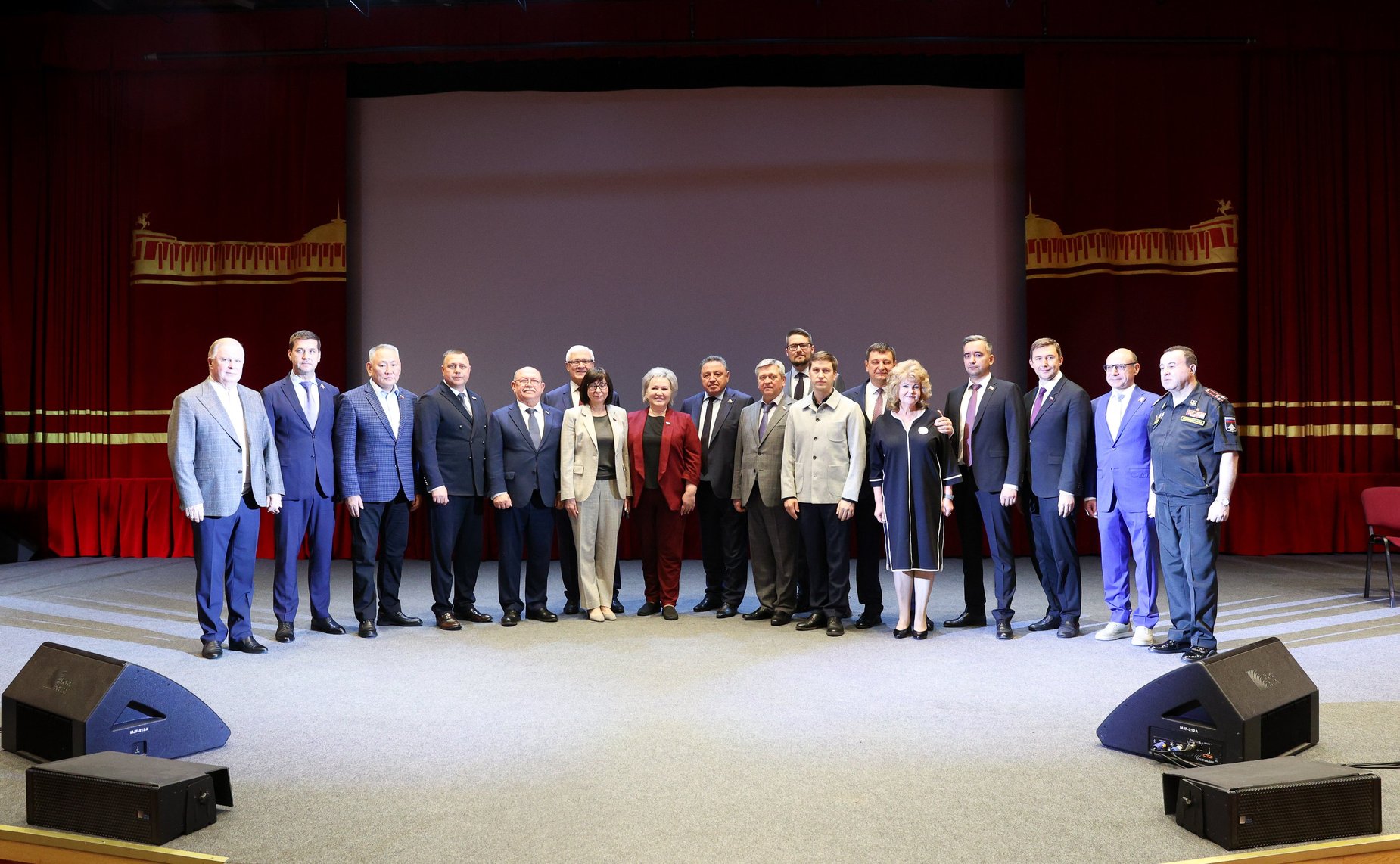 Сенаторы приняли участие в Патриотической акции, приуроченной ко Дню памяти и скорби