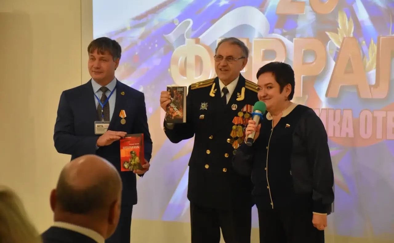 Лариса Мельник приняла участие в праздновании Дня защитника Отечества и годовщины Русской весны