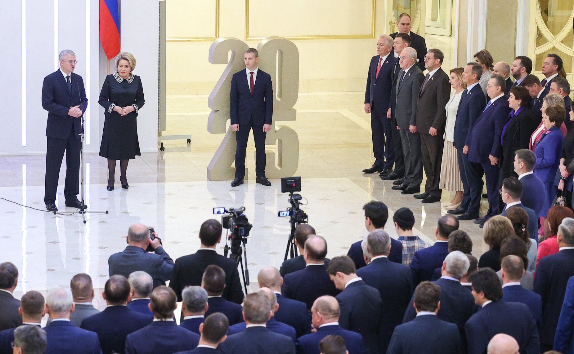 В Совете Федерации открылась выставка, приуроченная к 170-летию Петропавловской обороны