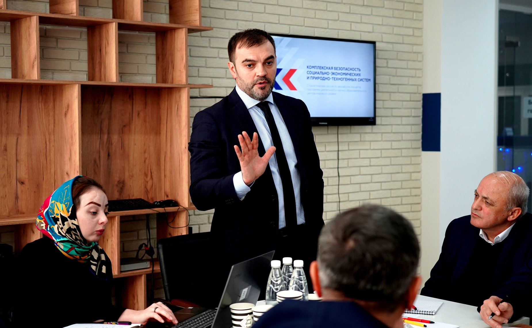 Студенты и преподаватели Грозненского государственного нефтяного технического университета (ГГНТУ) им. академика М.Д. Миллионщикова