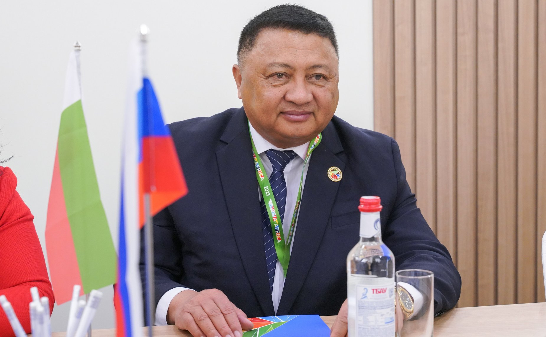 Заместитель Председателя СФ Константин Косачев провел встречу с Председателем Сената Республики Мадагаскар Херимананой Разафимахефой