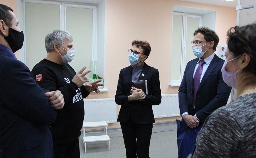 Татьяна Кусайко посетила медучреждения Кольского района