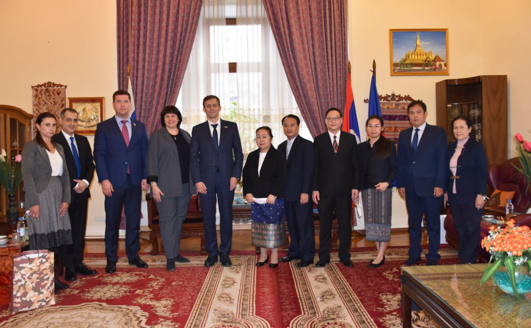 Встреча сенаторов РФ с Чрезвычайным и Полномочным Послом Лаоса в Российской Федерации