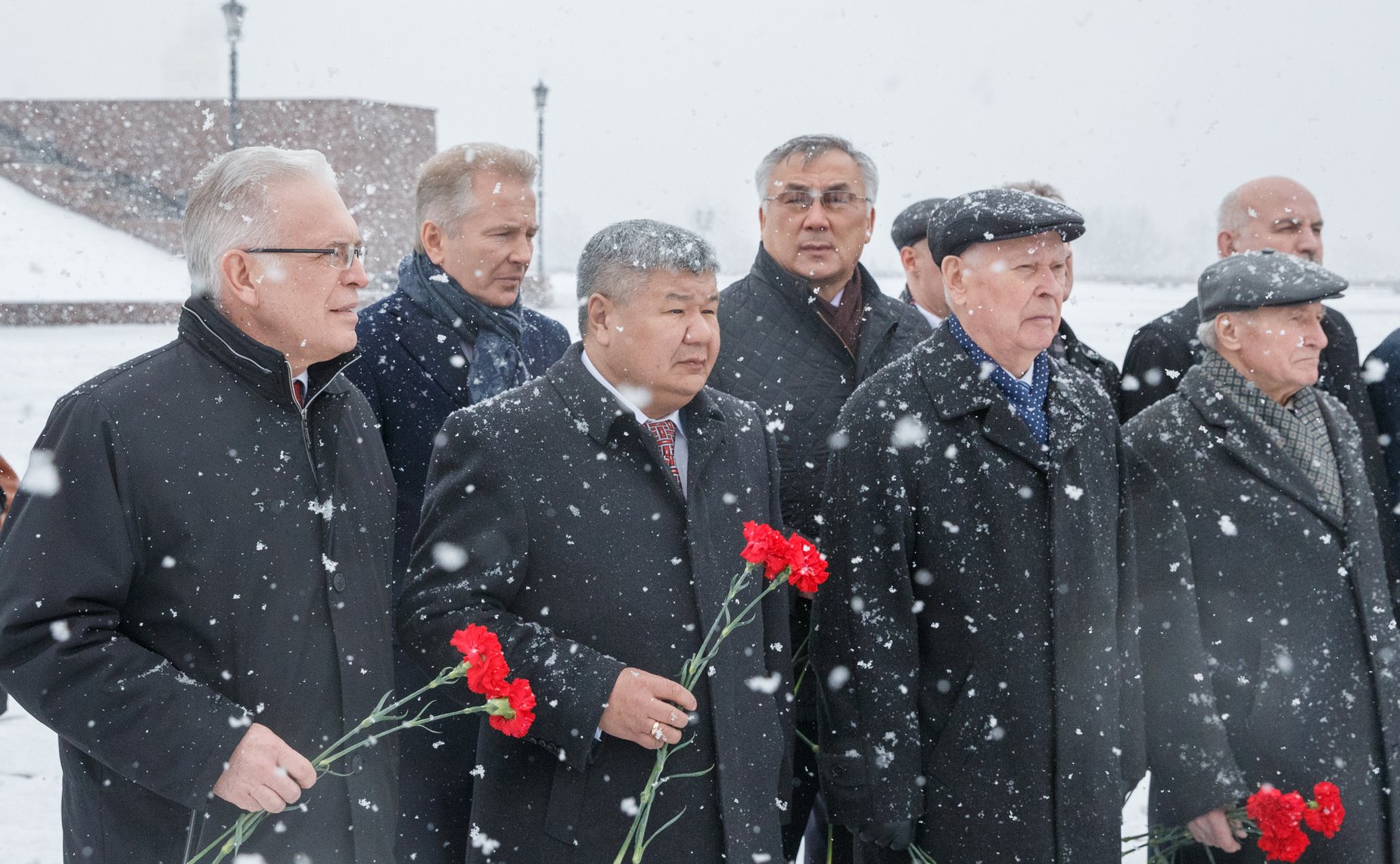 Сенаторы приняли участие в «Эстафете памяти», посвященной 70-летию Великой Победы
