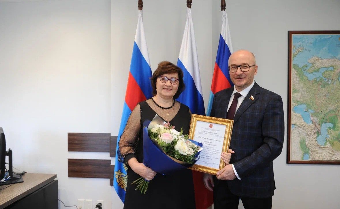 Олег Цепкин поздравил работников дорожной отрасли