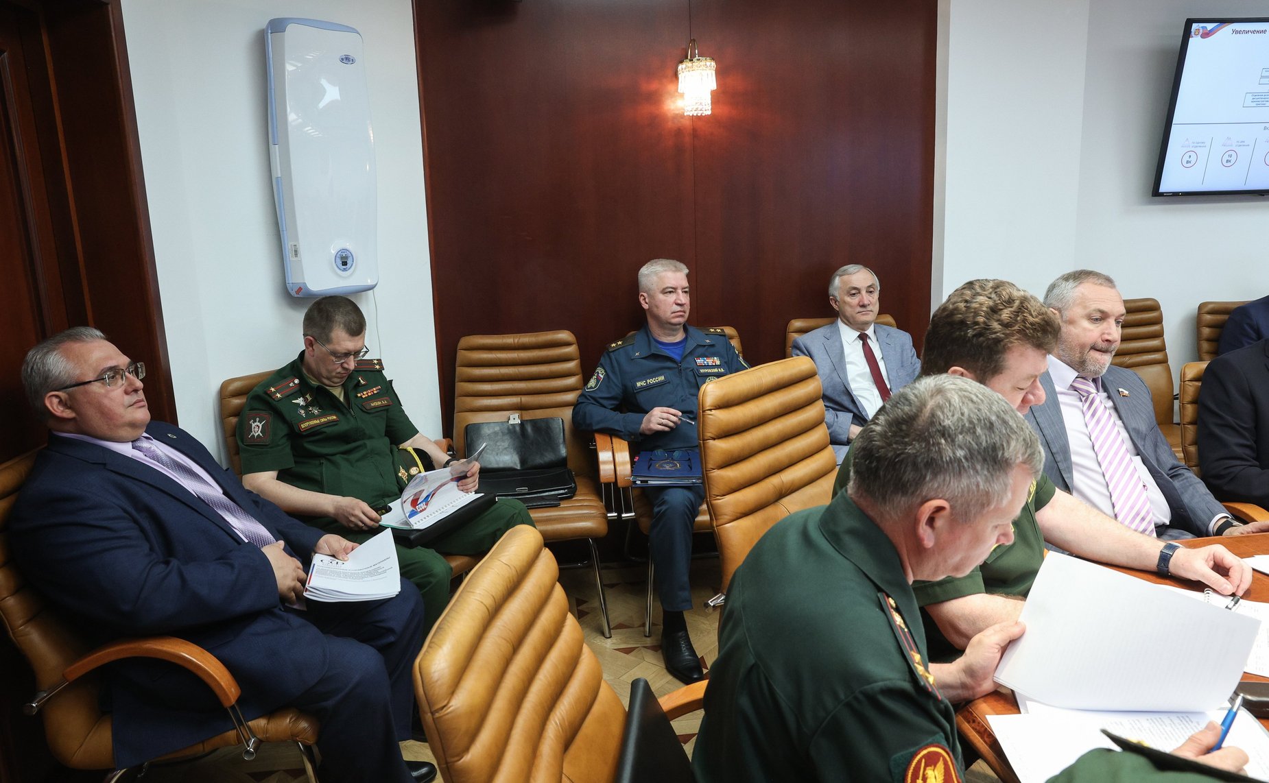 Совещание Комитета СФ по обороне и безопасности на тему: «О деятельности командиров (начальников), военной прокуратуры, военных следственных органов, военной полиции по сокращению небоевых потерь в ВС РФ, в том числе в условиях проведения СВО»