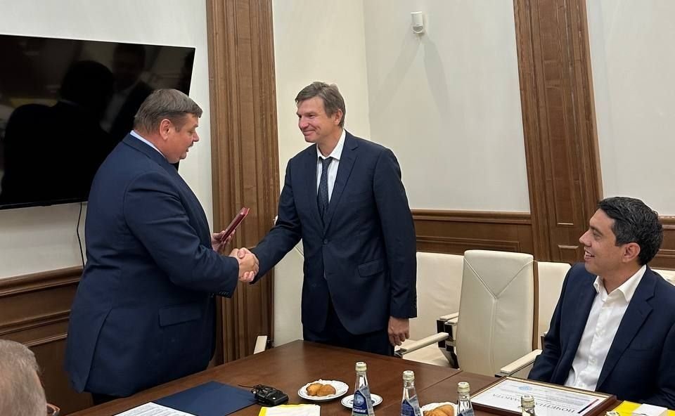 Сергей Колбин вручил награды Совета Федерации врачам института им. П.А. Герцена